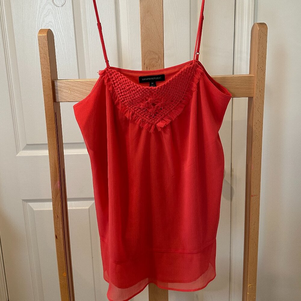 Adorable and Perfect for Summer! Banana Republic Medium Summer Camisole Coral